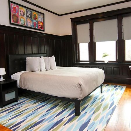 A Stylish Stay W/ A Queen Bed, Heated Floors.. #37 Brookline Esterno foto