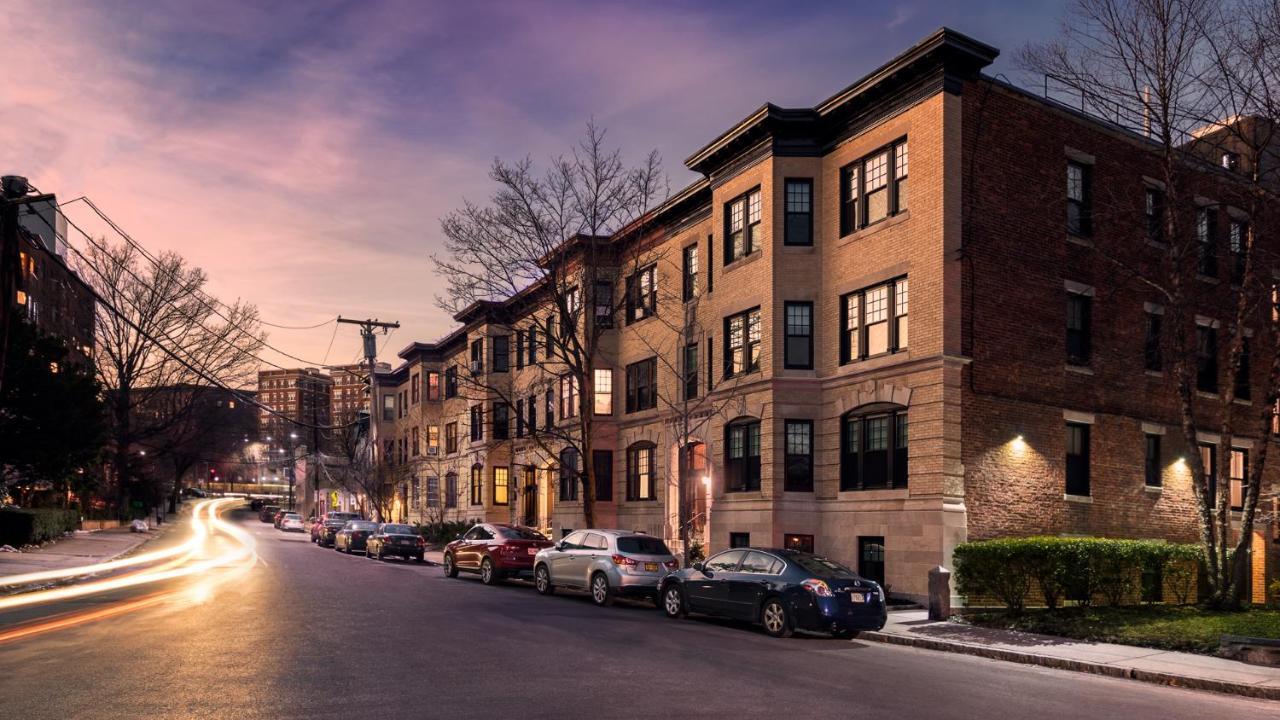 A Stylish Stay W/ A Queen Bed, Heated Floors.. #37 Brookline Esterno foto