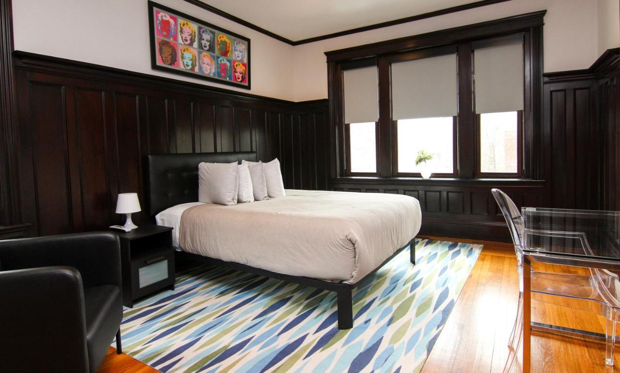A Stylish Stay W/ A Queen Bed, Heated Floors.. #37 Brookline Esterno foto