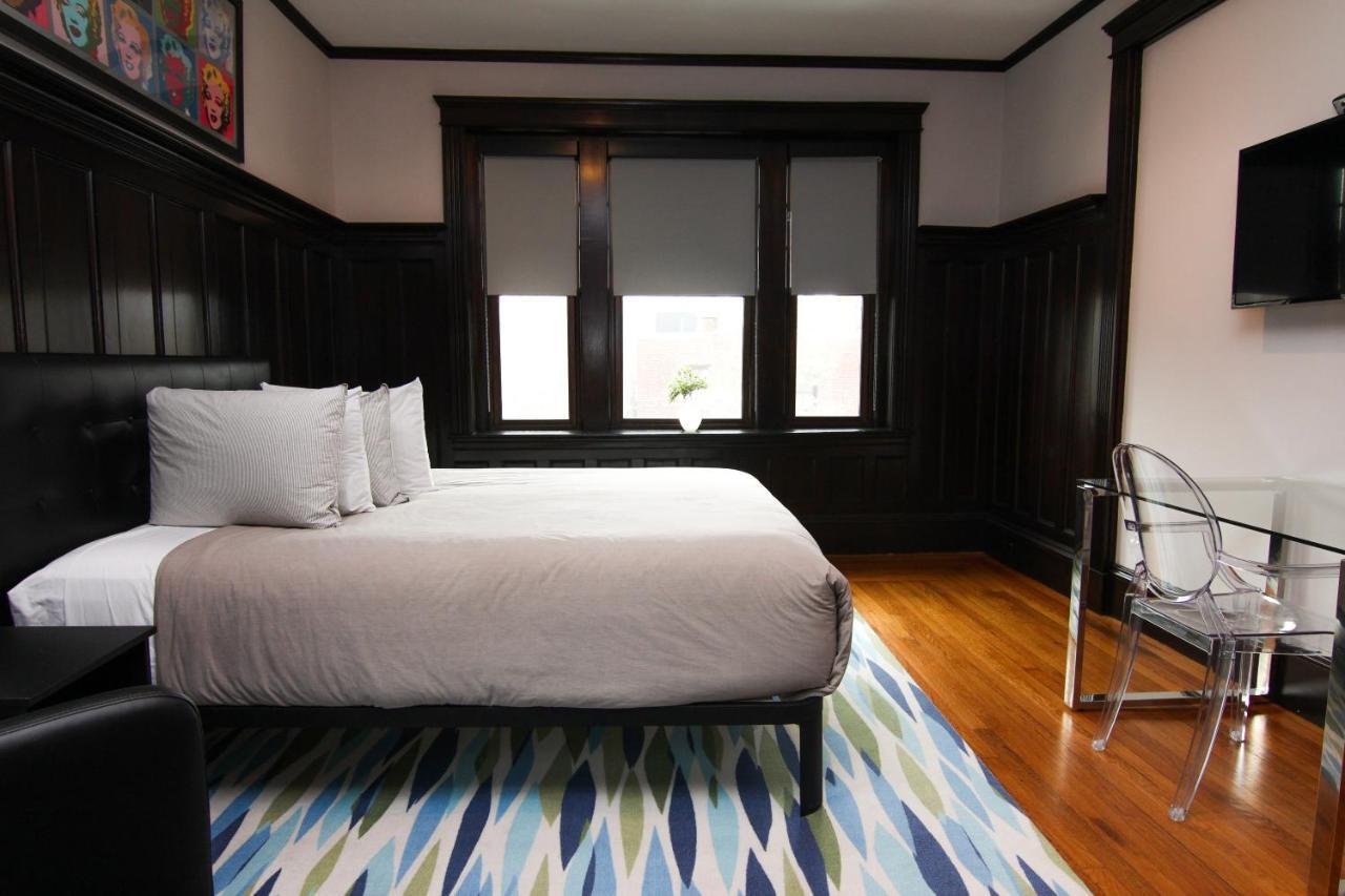 A Stylish Stay W/ A Queen Bed, Heated Floors.. #37 Brookline Esterno foto