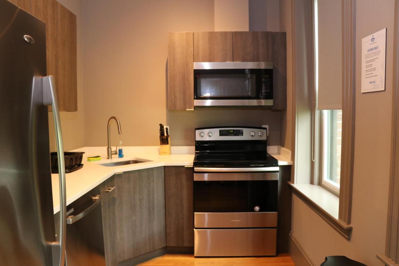 A Stylish Stay W/ A Queen Bed, Heated Floors.. #37 Brookline Esterno foto