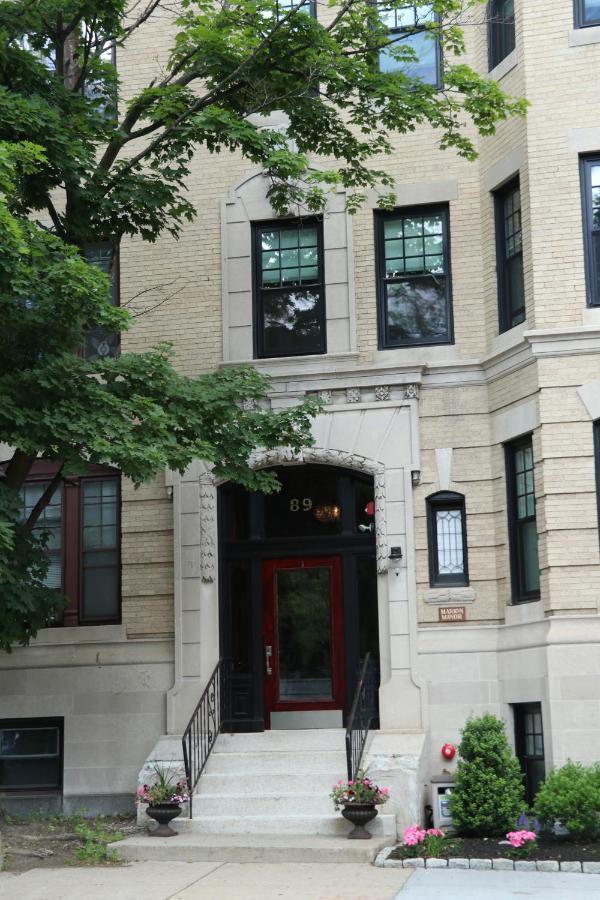 A Stylish Stay W/ A Queen Bed, Heated Floors.. #37 Brookline Esterno foto